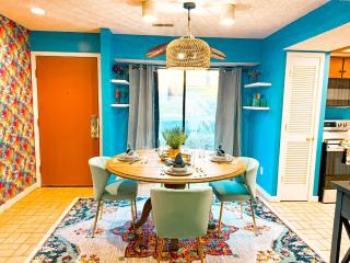 Tiki Time-2BD2BAPoolsGrillPatio-Four Seasons - 9