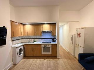 Stunning 2 Bedroom Apartment in Central London - 6