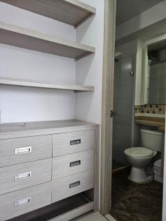 Apartamento Cómodo y Residencial con parqueo -  - 5