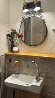 Rose Boardinghouse 24h-7d Self Check-In Automat - 2