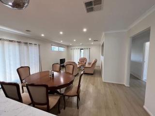 Modern Burnside Family Retreat in Modeina Estate - 9