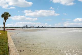 Tranquil Gulf Front 2 Bedroom 2 Bath Condo in Clearwater Beach, 55 and over, 3 Month Minimum - 3