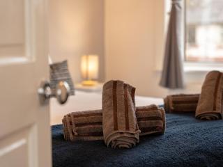 Crew Quarters - Your Ideal Stay in Bury - 8