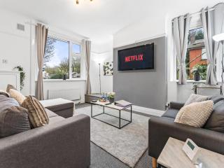 Crew Quarters - Your Ideal Stay in Bury - 8