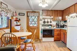 Less Than 1 Mi to Lake Winnipesaukee Family Winter Escape - 3