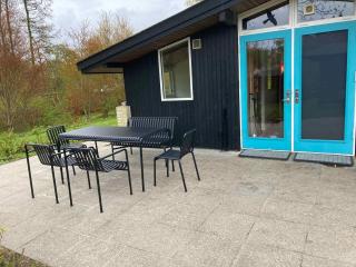 Nostalgic 1960S Idyll - 9