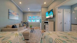 2 Pools Beach Boardwalk Access Studio Sleeps 5 Beach Bungalow by AvantStay - 2