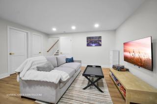 Chicago Gem! Centrally Located - proximity to O' Hare Airport - 1