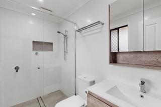 Springfield Family Home - 4 Bedroom with BBQ - 4