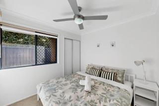 Springfield Family Home - 4 Bedroom with BBQ - 1