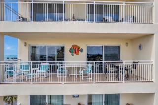 Beachfront Bliss, King Bed, Heated Pool and Ocean Views! - 3