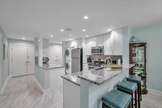 Beachfront Bliss, King Bed, Heated Pool and Ocean Views! - 8