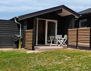 Stylish Shelter Room Insulated For Use All Year - 0