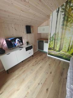 Stylish Shelter Room Insulated For Use All Year - 7