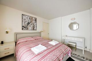 Chelsea Modern - Stylish Hideaway - 3