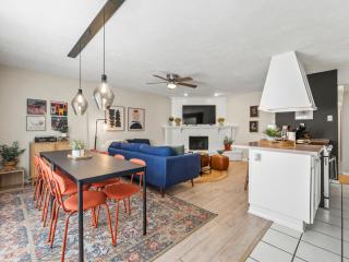 Suburban Escape 2 King Beds Quiet Neighborhood - 3