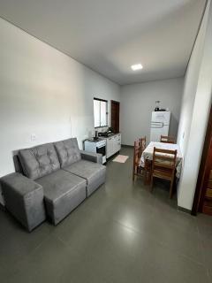 Casa garagem camionete, 2 quartos, espaço para 6 pessoas, casa completa, 5min Centro - Casa 5 - 4