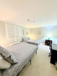 Modern Condo in Laconia, Pool, Balcony & Parking - 2