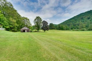 Sky Parlor Farm on 480 Acres with Fire Pit! - 9