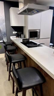 Modern One-Bedroom Suite - Goldcrest Mall DHA Phase 4 - Free Parking - 2