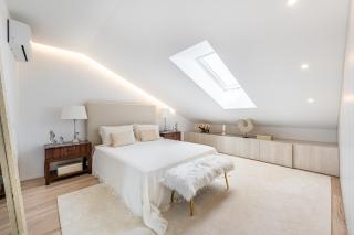 Riverside duplex by the sea with pool and balcony - 4