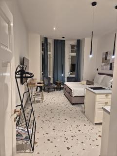 Modern Studio in Zagreb Perfect for Couples - 5