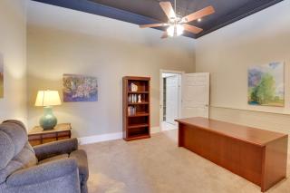 Steps to Restaurants and Shops! Dtwn Marshall Apt - 8