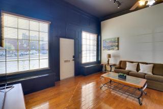 Steps to Restaurants and Shops! Dtwn Marshall Apt - 4