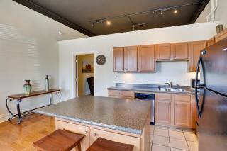 Steps to Restaurants and Shops! Dtwn Marshall Apt - 1