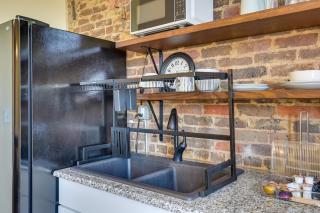 Shop, Dine and Unwind at Historic Dtwn Marshall Apt - 3