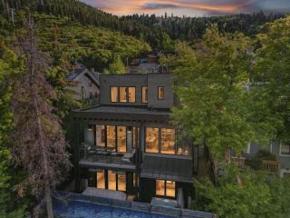 Mountain and Main at Old Town - 9