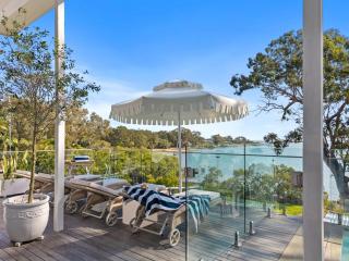 Dalpura House - Luxe Queenslander, Island Style - 0