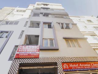 Hotel O Aroma Classic Near Nampally Railway station - 8