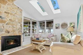 Dalpura House - Luxe Queenslander, Island Style - 1