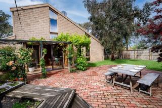 Escape to the beach, Grass area, large open home - 6