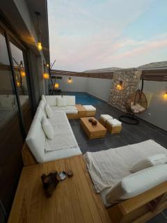 Elegant 2-Bedroom Apt with Private Heated Pool - 0