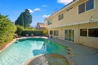 Spacious 4BR Family Retreat w Private Pool - 9