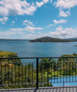 Tinajas Arenal Lakefront Lodge - 6