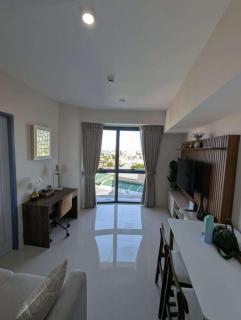 Cozy 1-BR Condo Unit - 4