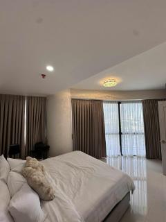 Cozy 1-BR Condo Unit - 9