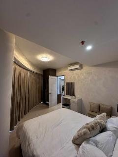 Cozy 1-BR Condo Unit - 7