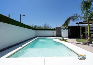 Incredible in-town pool house with BBQ area - 6