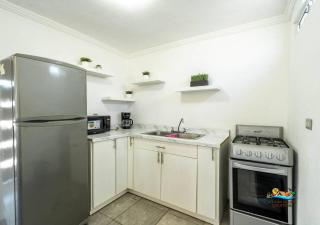 Incredible in-town pool house with BBQ area - 2