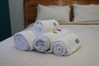 Escapada Exclusiva en Finca con Viñedos y Olivares Relájate en la Naturaleza con Confort y Encanto - 1