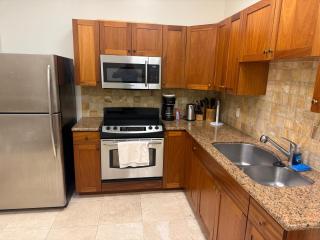 Luana Waikiki Hotel and Suites - 1