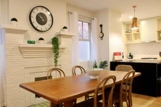 Hatters House in Middle Park - 2BR with Free Parking - 7