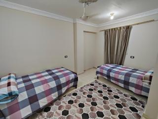 شقه مفروشه جميله جدا بموقع متميز 13 - 3