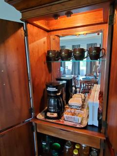 Cozy Vacation Rental Overlooking Idyllic Prairie Land near Jacksonville, Illinois - 3