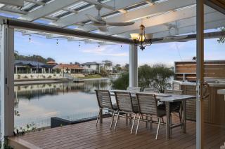 Water Front, BBQ Terrace & Work Space Sleep 6 ppl - 2