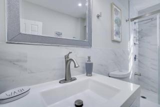 Beautiful 4BR 1BA Home Near NYC - 1